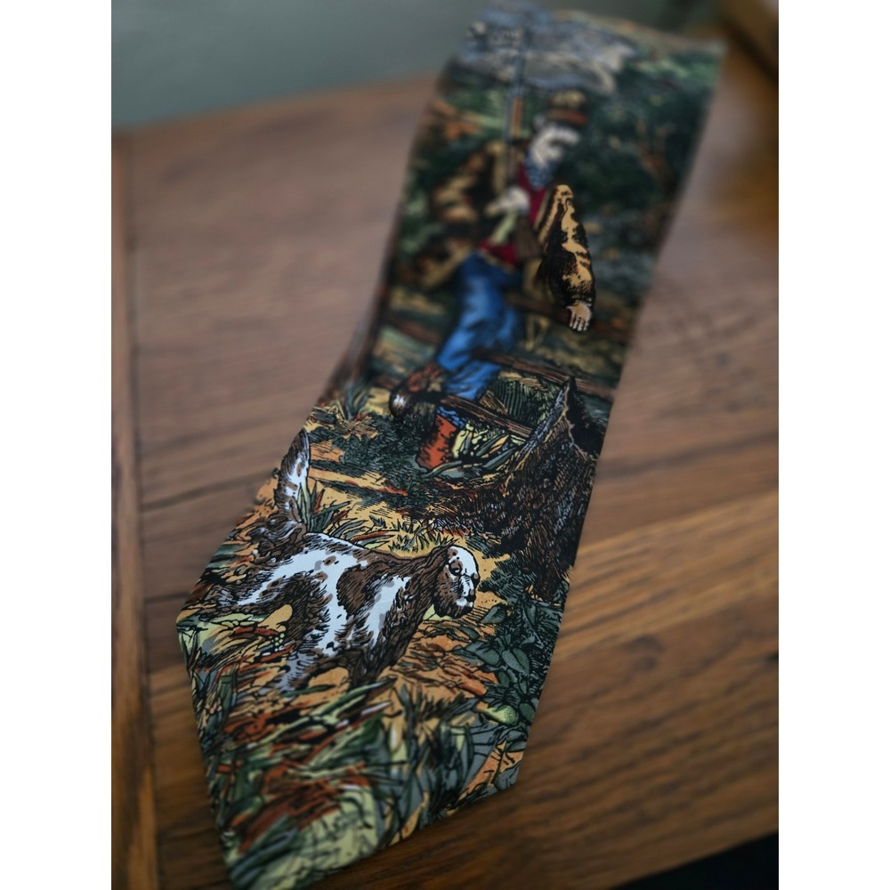 Van Heusen Corporate Casual Silk Tie Hunting Scene Hunter Dog Deer USA Made 4"